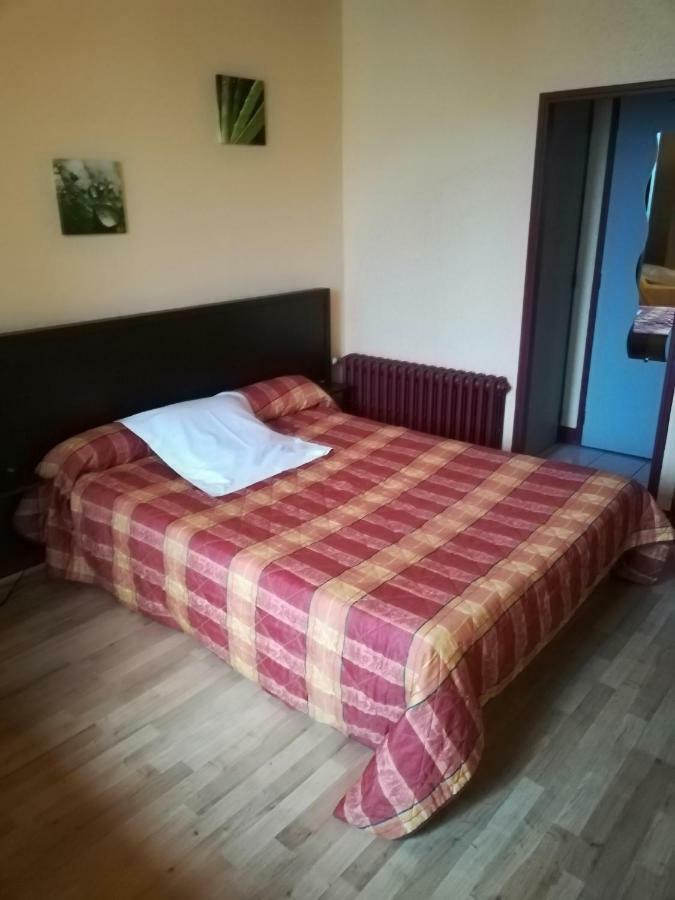 Hotel De La Poste Limoges Kültér fotó